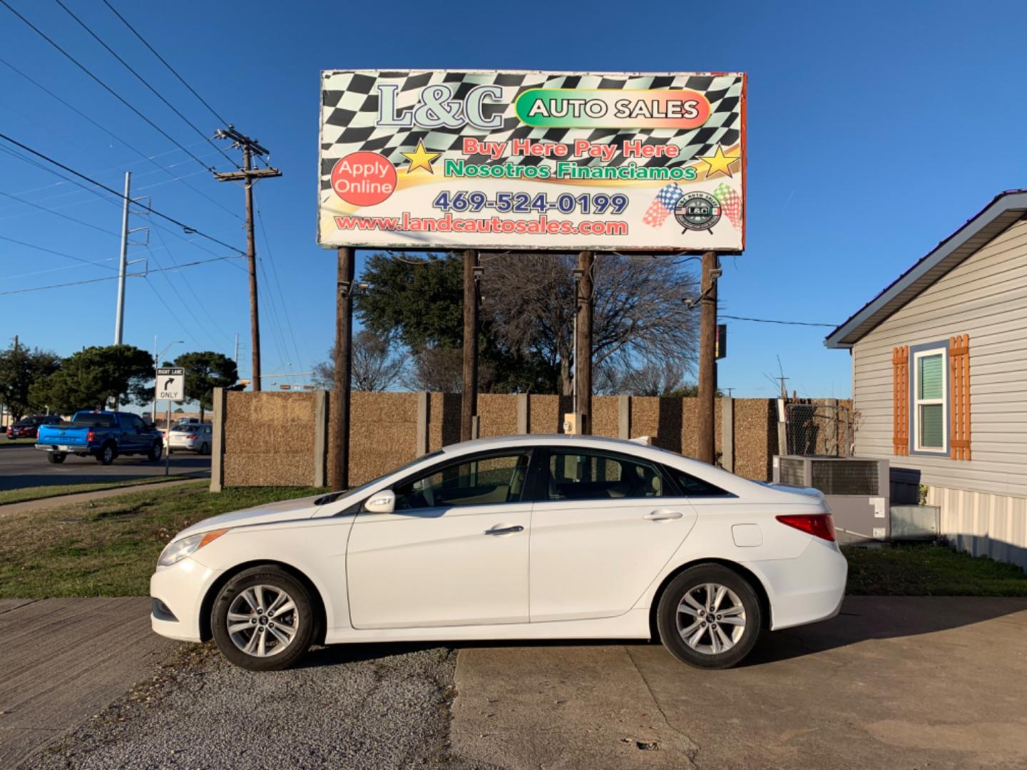 2014 White /Tan Hyundai Sonata (5NPEB4AC9EH) , AUTOMATIC transmission, located at 1830 North Belt Line Road, Irving, TX, 75061, (469) 524-0199, 32.834373, -96.993584 - Photo#0